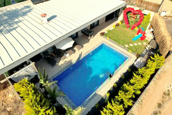 Villa Feraset, Muhteşem Manzaralı, Korunaklı Havuzlu 1