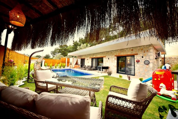 Villa Feraset, Muhteşem Manzaralı, Korunaklı Havuzlu 2