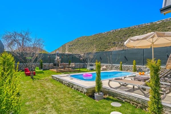 Villa Lipa, Korunaklı Havuz ve Süit Odalar 3