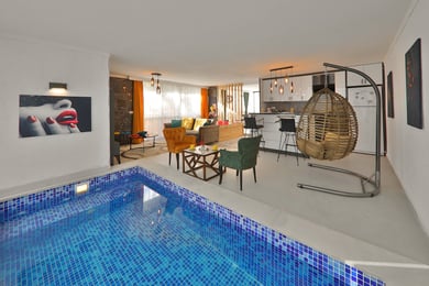 Villa Philia-2, Korunaklı Balayı, Jakuzi ve Isıtmalı Havuz 1