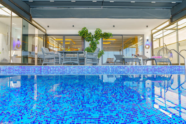 Villa Aksu, Doğa İçerisinde, Süit Odalı, Geniş Havuzlu 1