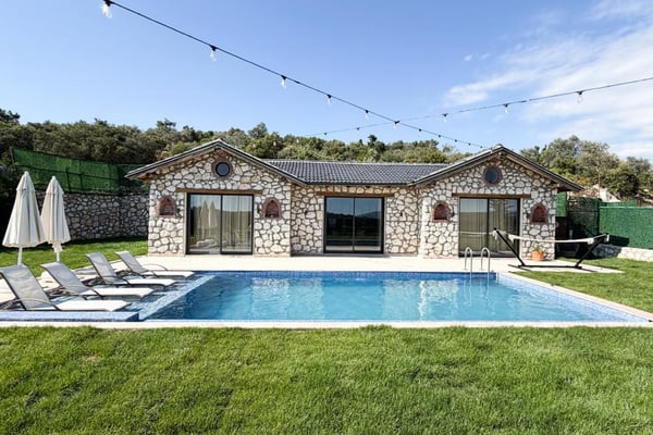 Villa Mardarel-1, Kalkan Bölgesinde, Geniş Havuzlu, Doğa Manzaralı 1
