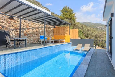 Villa Segredo-1, Jakuzili ve Muhafazakar 2