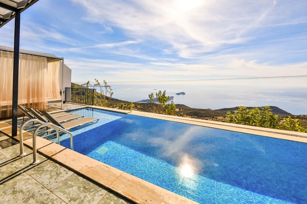 Villa Violeta-6, Deniz Manzaralı, 3 Odalı, Jakuzili 1