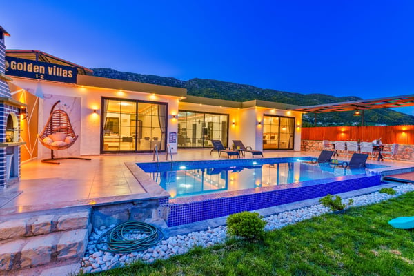 Villa Platin-1, Sarıbelen Bölgesinde, 3 Odalı, Jakuzili 1
