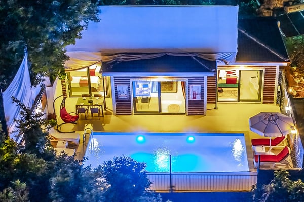 Villa Yemyeşil, Süit Yatak Odalı ve Jakuzili 1