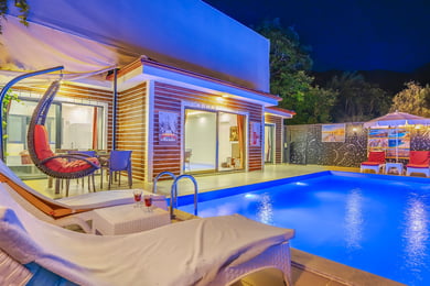 Villa Yemyeşil, Süit Yatak Odalı ve Jakuzili 2