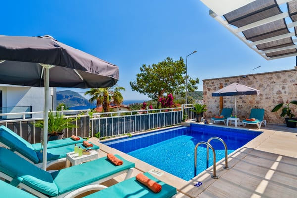 Villa Okyanus, Merkezi Konumda, Deniz Manzaralı ve 3 Odalı 3