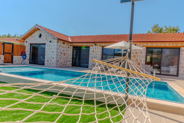 Villa Bally-3, Jakuzili, 2 Odalı, Korunaklı 1