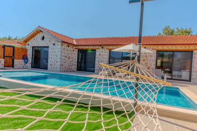Villa Bally-3, Jakuzili, 2 Odalı, Korunaklı 1