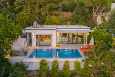 Villa Rint, Jakuzili, Deniz Manzaralı, Isıtmalı Havuzlu 3