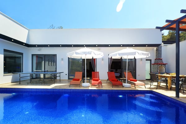 Villa Henna-2, Isıtmalı Havuzlu, Manzaralı Muhafazakar Villa 1