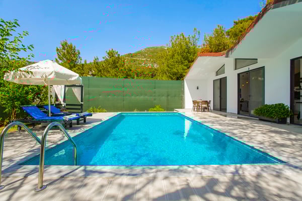 Villa Vera-1, Korunaklı Yüzme Havuzlu, Doğa İçerisinde Lüks Villa 2