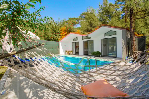Villa Vera-2, Süit Yatak Odalı, Geniş Havuzlu, Jakuzili Villa 2