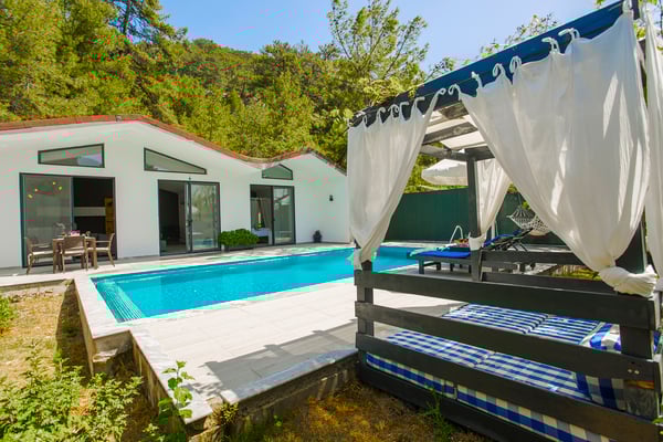 Villa Vera-1, Korunaklı Yüzme Havuzlu, Doğa İçerisinde Lüks Villa 1