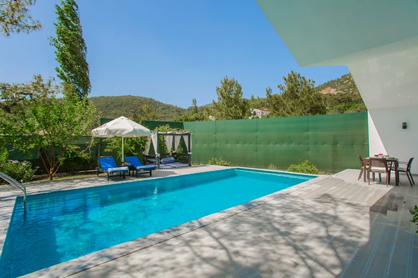 Villa Vera-2, Süit Yatak Odalı, Geniş Havuzlu, Jakuzili Villa 1