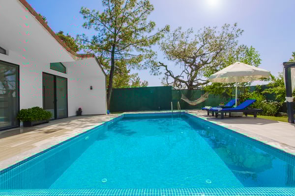 Villa Vera-2, Süit Yatak Odalı, Geniş Havuzlu, Jakuzili Villa 3