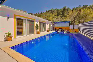 Villa Lapaz, Doğa İçerisinde, Geniş Havuzlu, Manzaralı Villa 1
