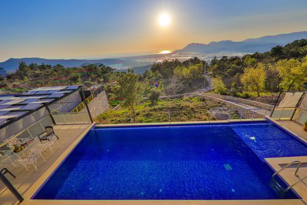 Villa Polen, Deniz Manzaralı, Doğa İçerisinde, Geniş Havuzlu, Jakuzili Lüks Villa 3
