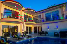 Villa Delfin-1, Korunaklı Havuzlu, Doğa İçerisinde, Süit Odalı Villa 1