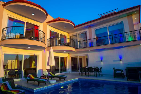 Villa Delfin-1, Korunaklı Havuzlu, Doğa İçerisinde, Süit Odalı Villa 1