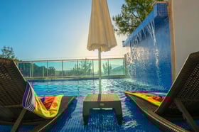 Villa Delfin-1, Korunaklı Havuzlu, Doğa İçerisinde, Süit Odalı Villa 3