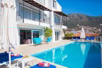 Villa Zeyrek, Deniz Manzaralı, Denize Yakın Jakuzili Lüks Villa 2