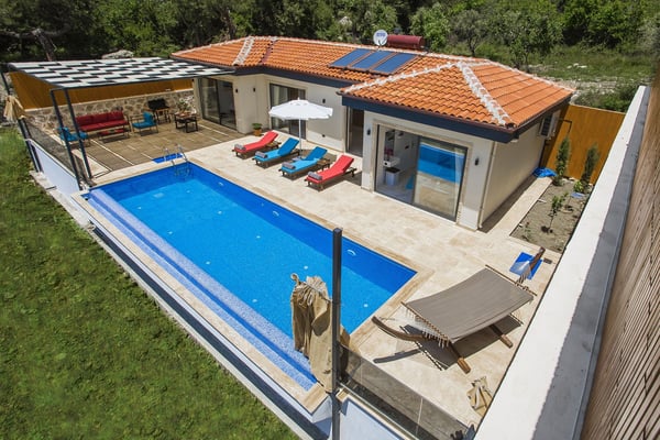 Villa Cronus, Deniz Manzaralı, Süit Odalı, Jakuzili Lüks Villa 1