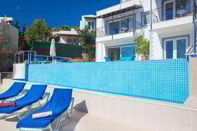 Villa Zeyrek, Deniz Manzaralı, Denize Yakın Jakuzili Lüks Villa 1
