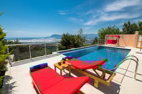Villa Rint, Jakuzili, Deniz Manzaralı, Isıtmalı Havuzlu Villa 2