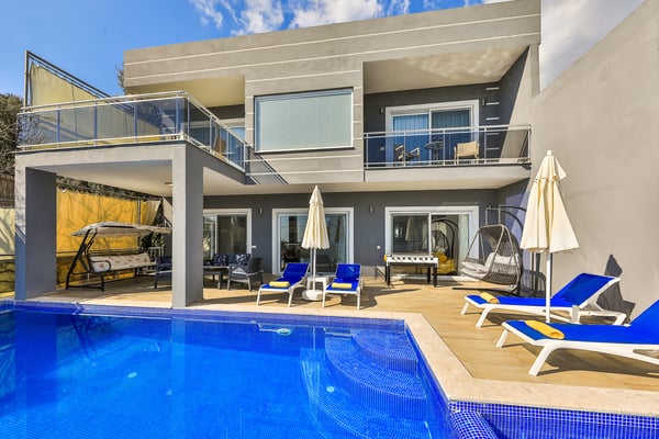 Villa Toprak, Geniş Havuzlu, Markete Yakın, Muhafazakar Villa 1