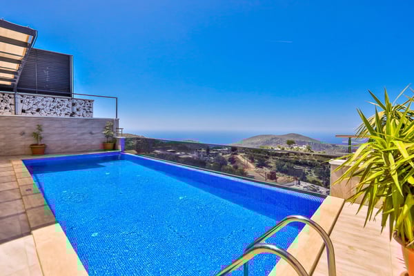 Villa Azra, İki Havuzlu, Deniz Manzaralı, Site İçerisinde Lüks Villa 3