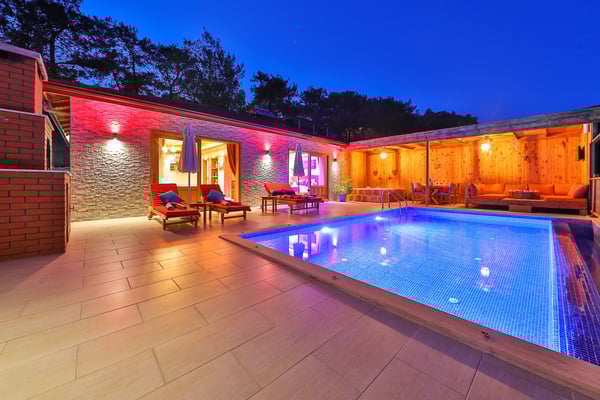 Villa Opak, Süit Odalı, Jakuzili, Doğa İçinde Muhafazakar Villa 1