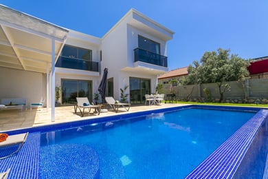 Villa Asaf-2, Manzaralı, Geniş Havuzlu Muhafazakar 3