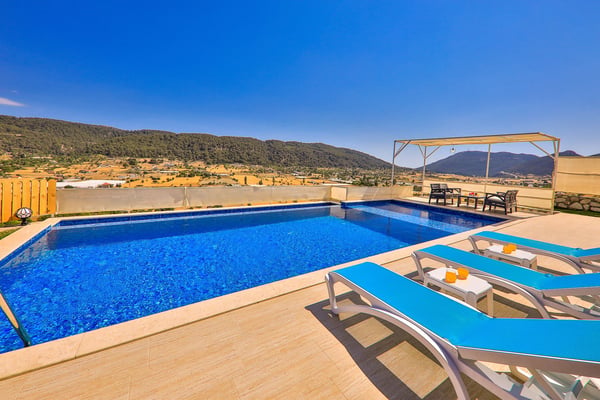 Villa Vulturus, Sarıbelen'de, Geniş Havuzlu, Dört Kişilik 3