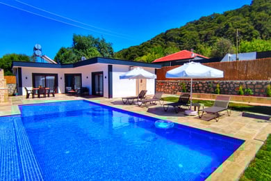 Villa Erato, Şahane Manzaralı, Doğa İçinde Muhafazakar Villa 1