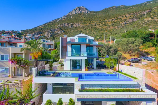 Villa Altın, Kapalı Havuzlu, Sinema Odalı, Manzaralı Villa 2
