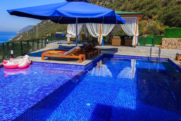 Villa Verona, Deniz Manzaralı, Korunaklı Havuzlu Lüks Villa 3