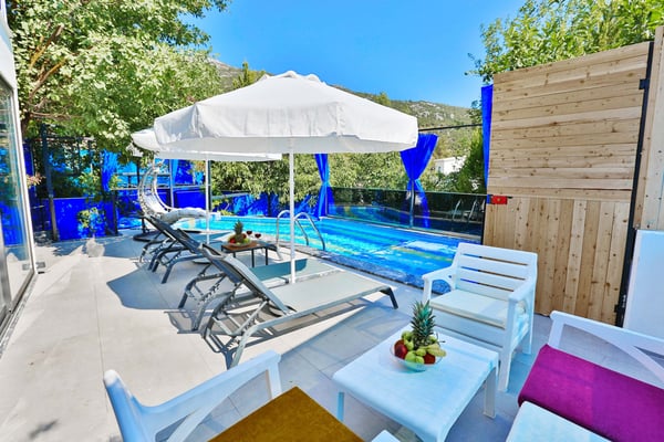 Villa Mask, Sauna ve Hamamlı, Geniş Havuzlu Lüks Villa 3