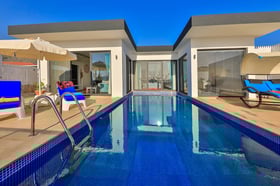 Villa Lafontaine, Korunaklı Havuzlu, Süit Odalı Lüks Villa 2