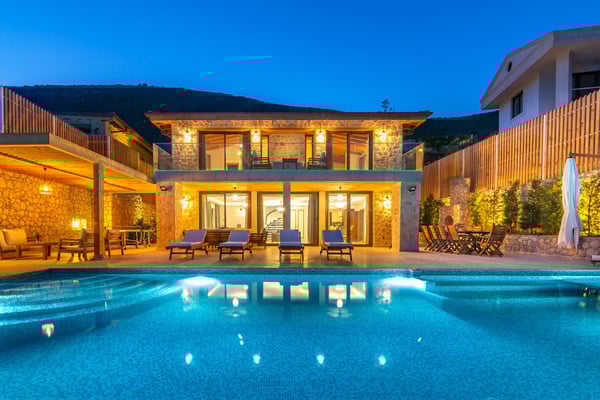 Villa Yerdeniz-2, Denize sıfır, Deniz Manzaralı, 4 Odalı ve Kendine Ait Plajlı Villa 1