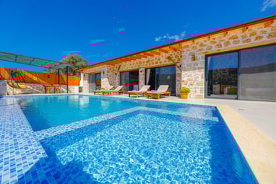 Villa Edis, İki Odalı, Korunaklı Havuzlu Jakuzili 1