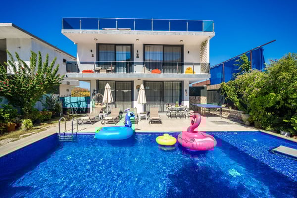 Villa Joven, Kalkan Bölgesinde, İki Odalı, Jakuzili, Muhafazakar Villa 1