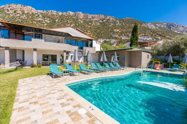Villa Perseus, Kalkan Bölgesinde, 6 Odalı, Çift Havuzlu, Saunalı, Tenis Kortlu Villa 1