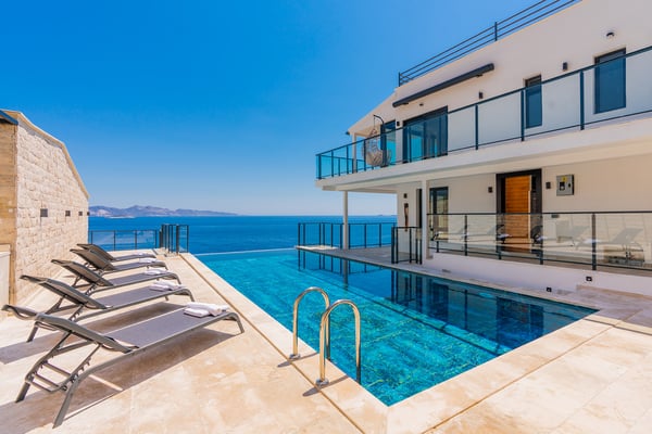 Villa Kalimera, Kaş Bölgesinde, 4 Odalı, Denize Yakın, Manzaralı 2