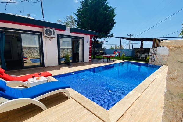 Villa Simena-2, Kalkan Bölgesinde, Tek Odalı, Jakuzili, Balayı Villası 1