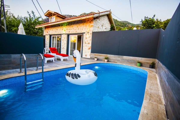 Villa Simena-1, Kalkan Bölgesinde, Tek Odalı, Jakuzili, Balayı Villası 1