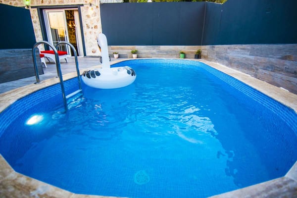 Villa Simena-1, Kalkan Bölgesinde, Tek Odalı, Jakuzili, Balayı Villası 2