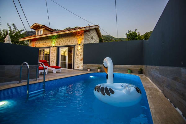 Villa Simena-1, Kalkan Bölgesinde, Tek Odalı, Jakuzili, Balayı Villası 3