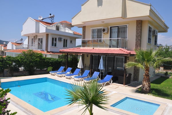 Villa Yalın, Fethiye Bölgesinde Üç Odalı, Çocuk Havuzlu, Şömineli Villa 1